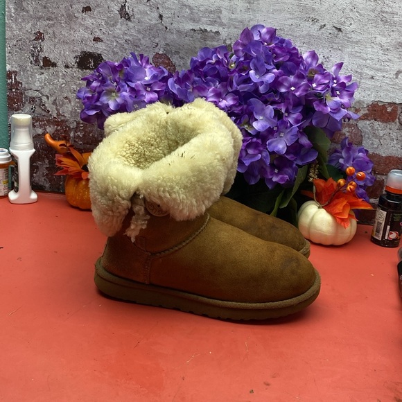 Ugg boots SZ 7 - Picture 2 of 7